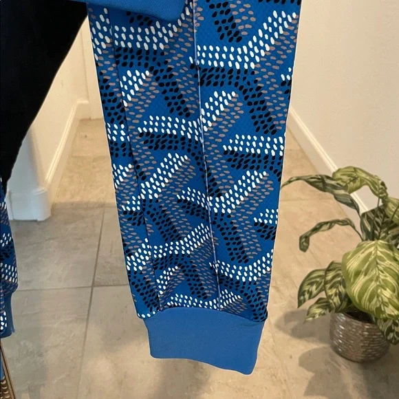 Size Large Women’s Set Blue Geometric Patterned Tracksuit - Picture 8 of 10
